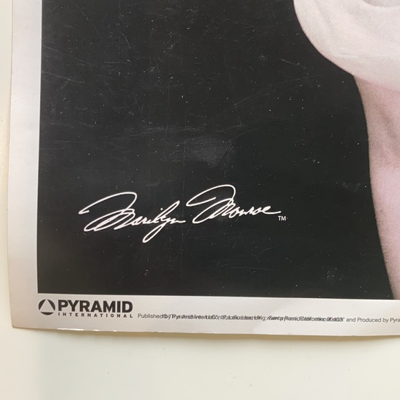 ⭐️SOLD⭐️Marilyn Monroe 11x17 Print - Picture 3 of 4